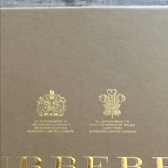 Burberry Box - Picture 3 of 10